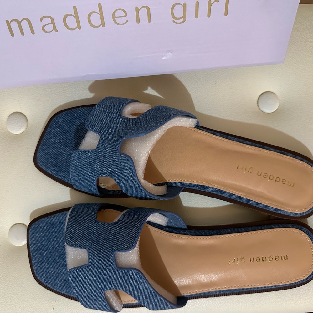 NWT! Steve Madden Classic Blue H-Style Denim sandals Size 11